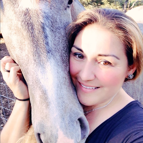 Meet your Posher, Edna - Picture 6 of 15